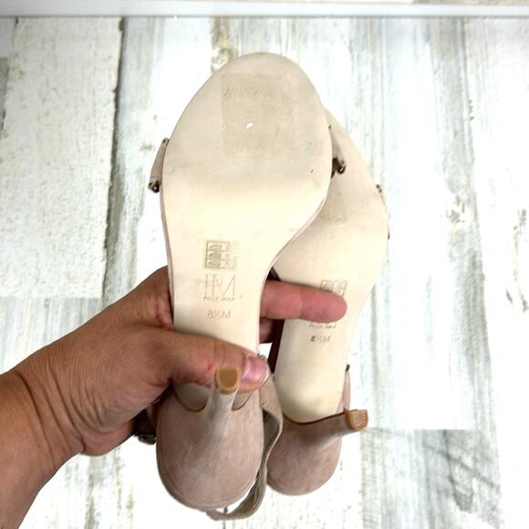Pelle Moda Womens 7.5 Tan Suede Open-Toe Heeled Strappy Scallop Edge Sandal - Picture 9 of 10